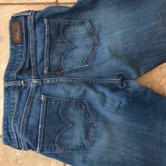 Levi jeans Size 29 fairly used - Picture 4 of 7